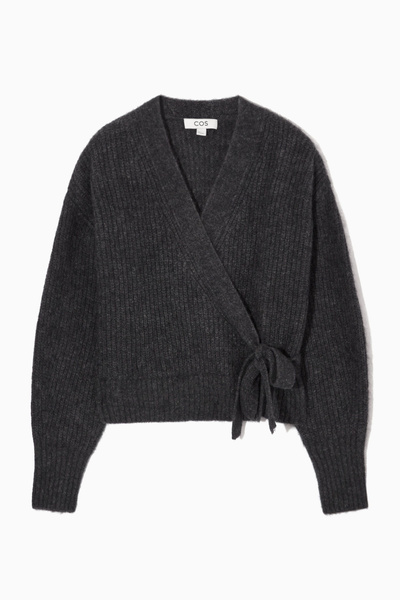 ◆SATUR◆ W Soap Curved Knit Cardigan Classic Black SA23FWWK KNIT CARDIGAN WITH LARGE BUTTONS - Black | ZARA United Kingdom