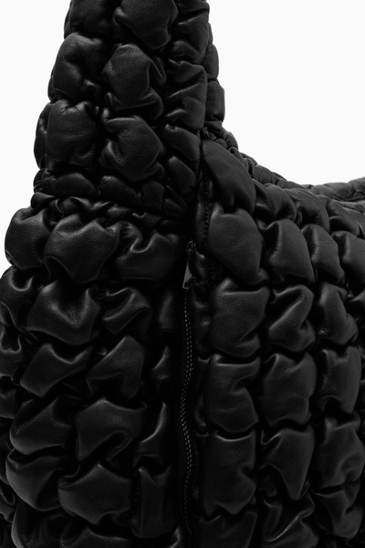 ★送料・関税込★COS★Quilted Oversized Shoulder Bag : Black OVERSIZED QUILTED CROSSBODY BAG - BLACK | COS