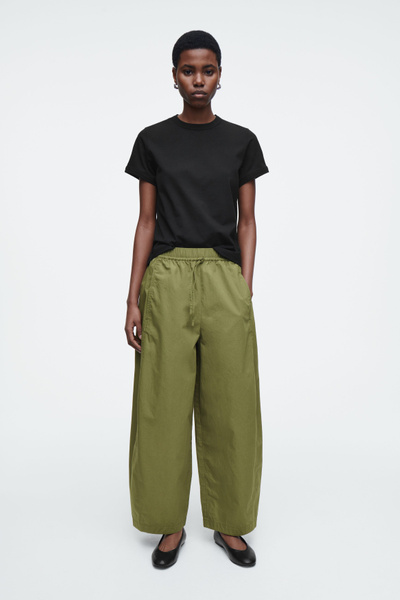 ELASTICATED BARREL-LEG PANTS - KHAKI | COS US