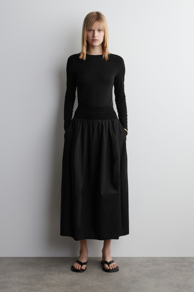 ★OY★T.S.L.F LONG SLEEVE-BLACK★正規品/韓国直送料込/人気 SLIM LIGHTWEIGHT LONG-SLEEVED TOP - BLACK | COS