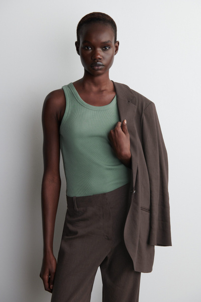 KOCH 売れ筋商品|||コッホ Tシャツ トップス レディース Tops Green RIBBED TANK TOP - MOSS GREEN | COS