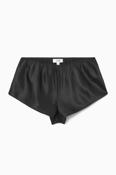 ★CRANK★SATIN STRING SHORTS_WT★正規品/韓国直送料込/人気 SILK DOUBLE CRAPE WIDE SHORTS [2023AW] シルクショートパンツ