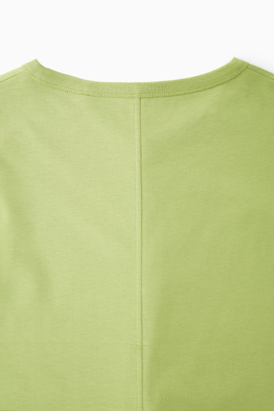 RELAXED BOXY LONG-SLEEVED T-SHIRT - LIGHT GREEN | COS