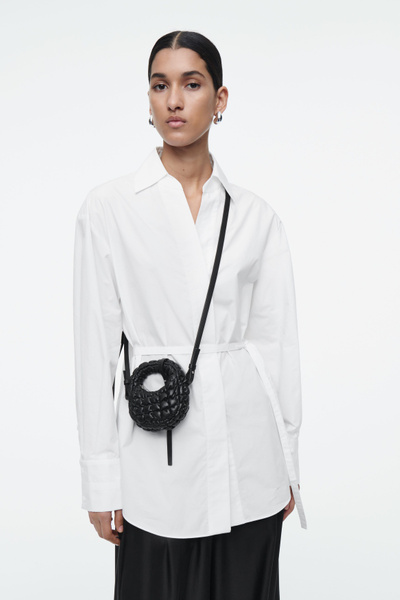 【COS】◆QUILTED NANO CROSSBODY BAG - SILVER◆1244108003◆ QUILTED NANO CROSSBODY BAG - SILVER | COS