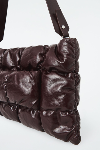 【極希少】COS PILLOW OVERSIZED QUILTED CLUTCH PILLOW OVERSIZED QUILTED CLUTCH BAG - LEATHER - BLACK | COS