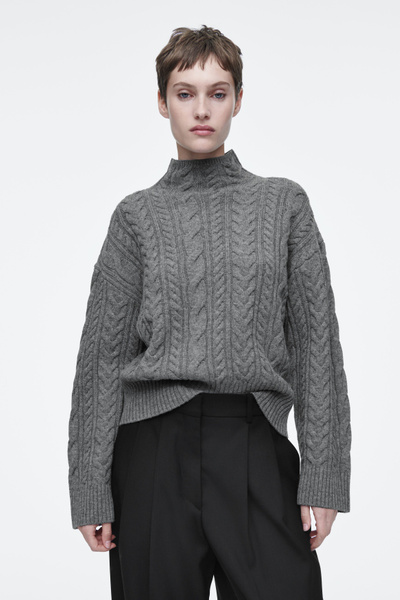 アダルトオリエンテッドローブス High neck Cable Knit 6438_a5c5e0ab45.jpg