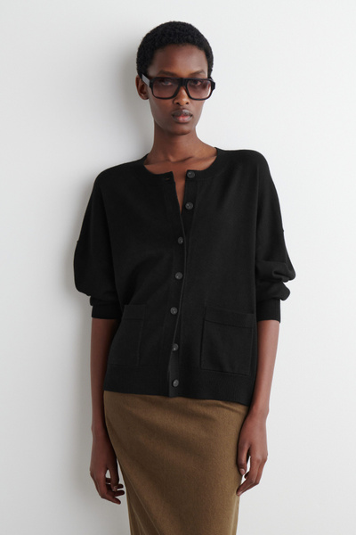 MAGLIONE TRICOT CARDIGAN ブラック Moncler Maglione Tricot Cardigan in Black | FWRD