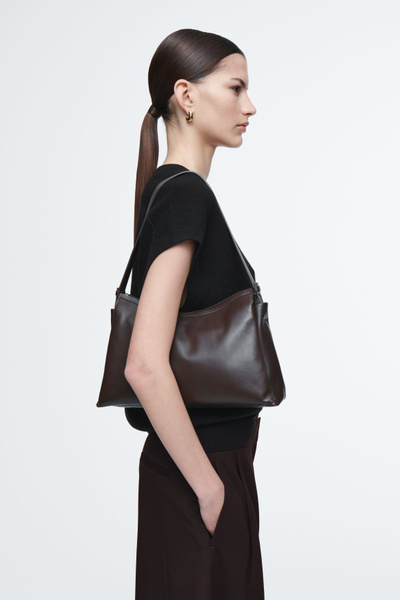TOME CROSSBODY BAG - LEATHER - CHESTNUT | COS US