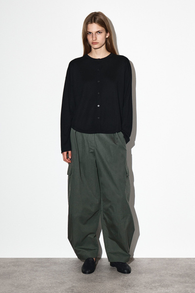 UTILITY BARREL-LEG PANTS - DARK GREEN | COS