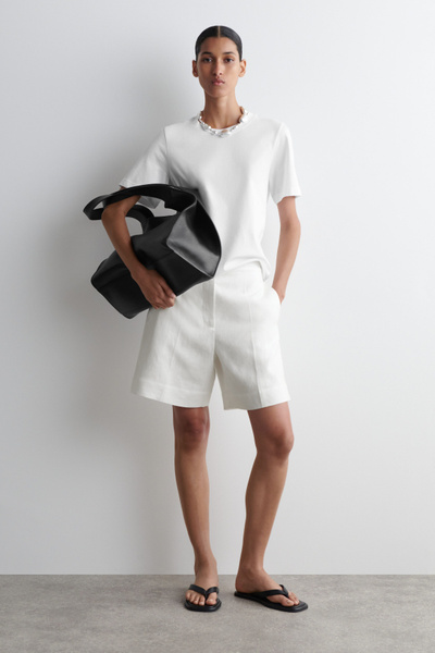 極美品✨ OMMO LINEN SHORT ALL IN ONE 白 現行 極美品✨ OMMO LINEN SHORT ALL IN ONE 白 現行