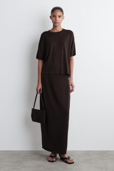 【PORTERNA】Cos knit long skirt ROUNDED MERINO WOOL MAXI SKIRT - DARK BROWN | COS