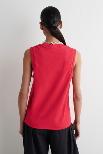 トップス Scallop Punching Knit Sleeveless (Red) Red Knitted Scallop Edge Scoop Tank Top | Knitwear