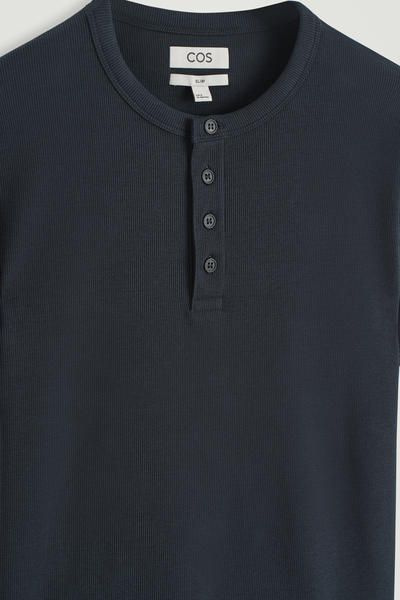 SLIM-FIT RIBBED HENLEY T-SHIRT - NAVY | COS US