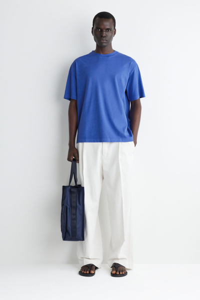 RELAXED LIGHTWEIGHT COTTON T-SHIRT - BLUE | COS US