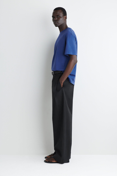 RELAXED LIGHTWEIGHT COTTON T-SHIRT - DARK BLUE | COS US