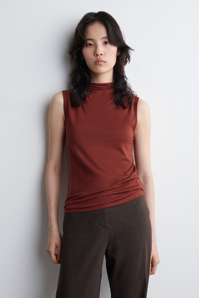 売れ筋商品|||ウィークデイ Tシャツ レディース トップス DRAPED NECK  - Top - dark brown DRAPED TURTLENECK TANK TOP - DARK BROWN | COS