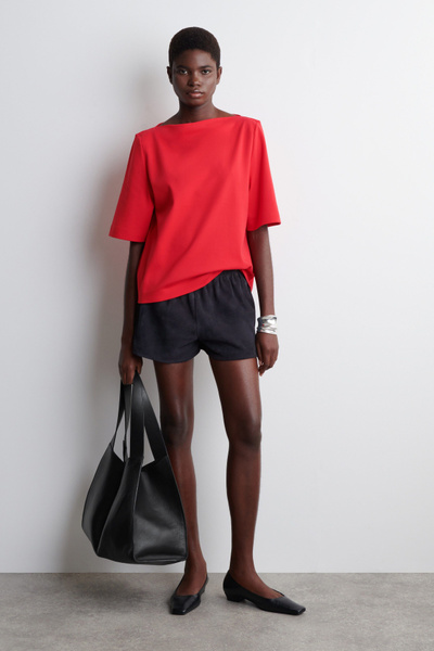 BOAT-NECK COTTON T-SHIRT - RED | COS