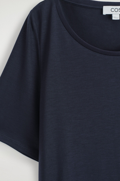 RELAXED SCOOP-NECK T-SHIRT - NAVY | COS