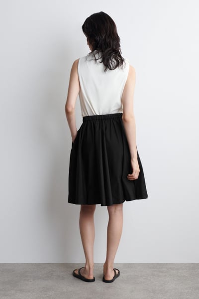 スカート BLACK COTTON SKIRT PINTUCKED COTTON MIDI SKIRT - BLACK | COS