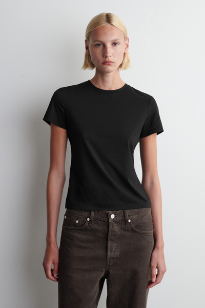 SHRUNKEN T-SHIRT - BLACK | COS