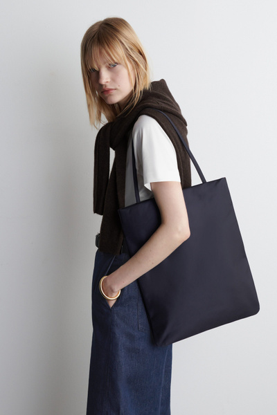バッグ everyone nylon tote bag navy everyone nylon logo tote bag (NAVY) | everyone