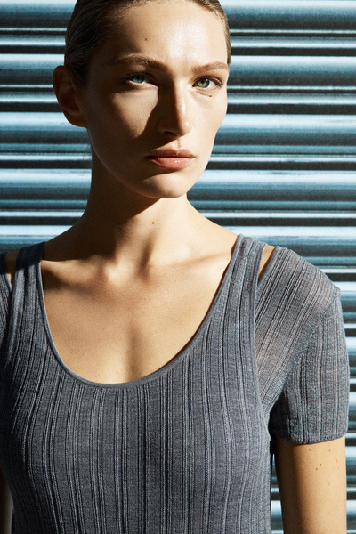 Nala Croppded knit top 水陸両用 Nala Croppded knit top 水陸両用
