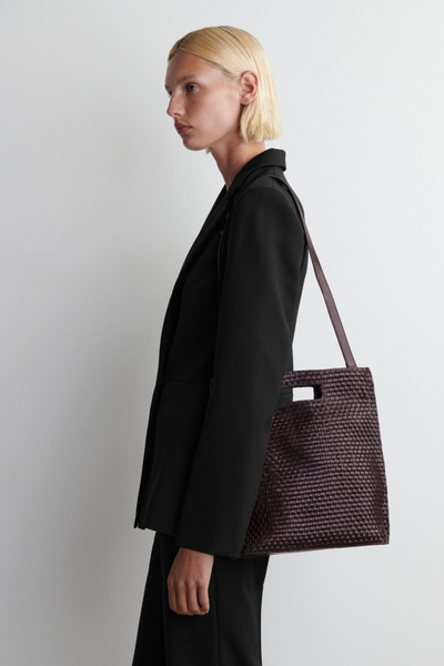 【COS】FOLIO HAND-WOVEN BAG - LEATHER レザーバッグ 7795_776c61b9a3_b1316ffe6ea7a2