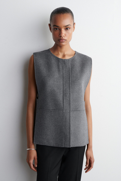 お値下げ　INSCRIRE Wool Short Vest-GRAY 完売 お値下げINSCRIRE Wool Short Vest-GRAY 完売
