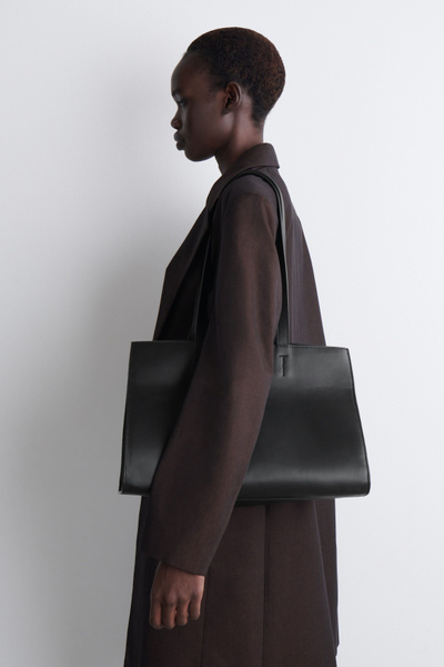 GALLERY TOTE BAG - LEATHER - BLACK | COS US