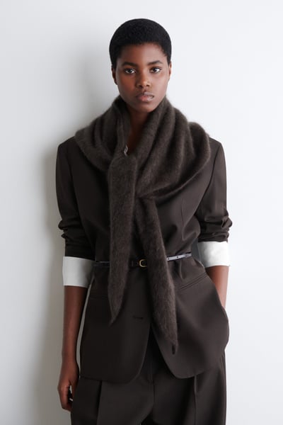 BRUSHED-CASHMERE TRIANGLE SCARF - DARK BROWN | COS