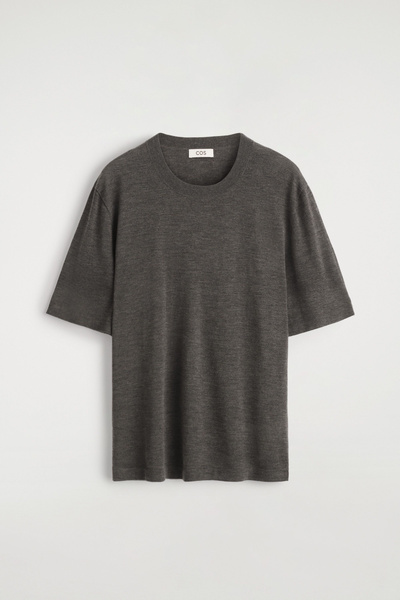 トップス CASHMERE SKIN TEE FINE CASHMERE T-SHIRT - STONE MÉLANGE | COS
