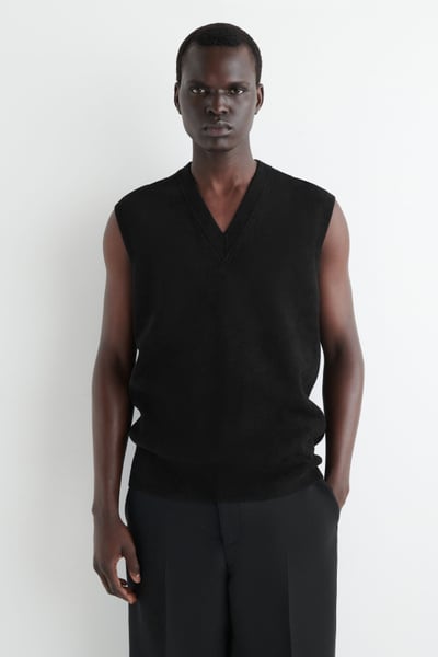 CHENILLE-KNIT VEST - CARBON | COS