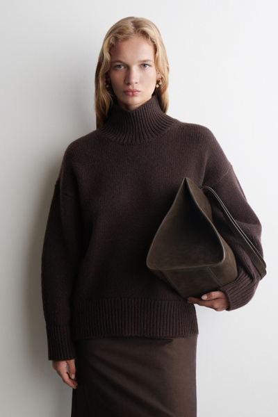 CHUNKY MOCK-NECK WOOL SWEATER - BROWN | COS US