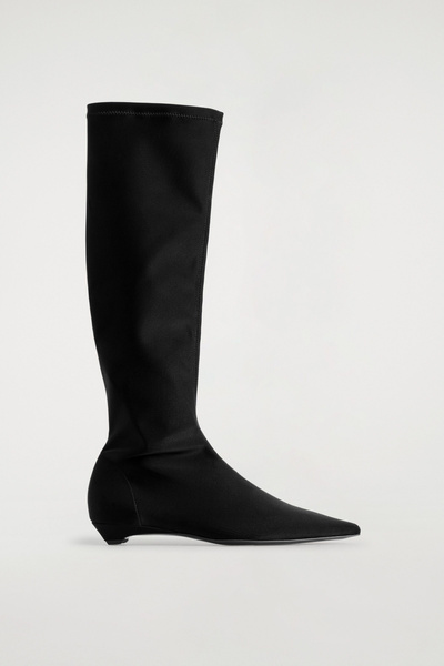 SEA VIBRAM SOLE SOCKS KNEE-HIGH BOOTS 黒 POINTED SCUBA KNEE SOCK BOOTS - BLACK | COS