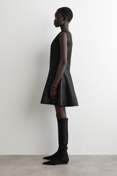 新品未使用ウノアVelour-Little black dressサイズM Valentino - Black Butterfly Cutout Wool Mini Dress