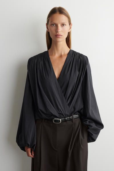 quui 2way gather blouse【black】 Kiian Pleated Top in Black Silk Georgette Twill – Gabriela Hearst