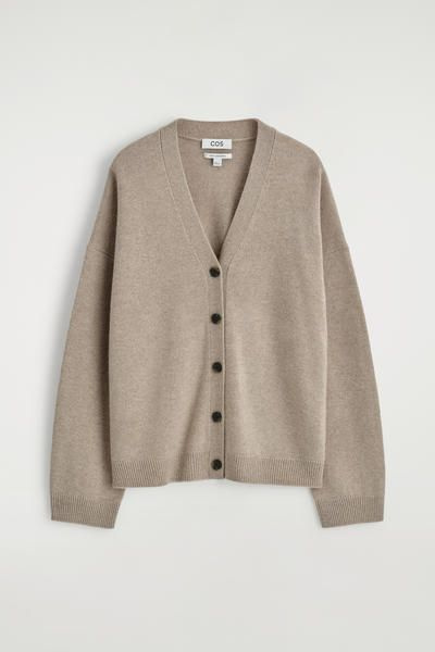 トップス OVY Lamb Wool Crew Neck Cardigan (beige) CASHMERE V-NECK CARDIGAN - BEIGE | COS US