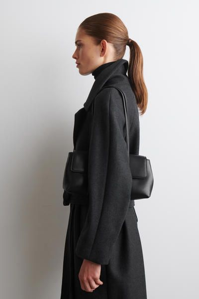 COS コス NOUVEAU SHOULDER BAG レザー ブラック NOUVEAU SHOULDER BAG - LEATHER - BLACK | COS US