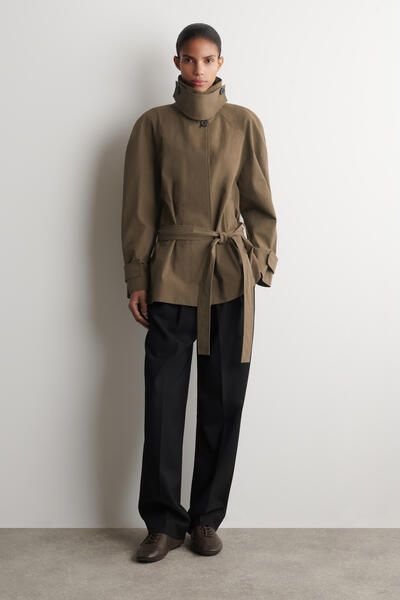 BELTED COTTON SHORT TRENCH COAT - BROWN | COS US