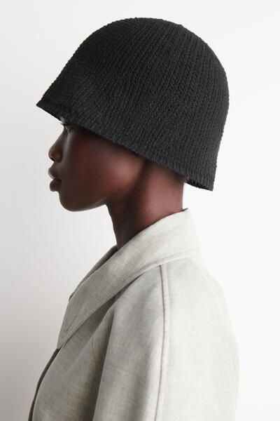 OPEN-KNIT BUCKET HAT - BLACK | COS CA