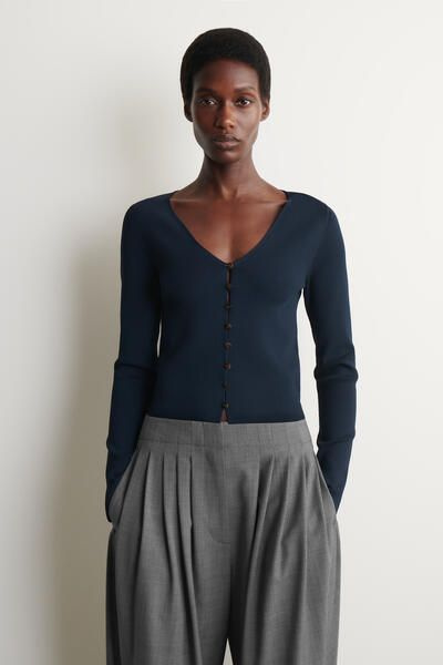 MINIMAL KNITTED V-NECK CARDIGAN - NAVY | COS US