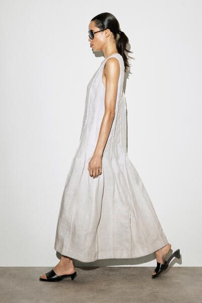 cos pleated v-neck linen midi dress GATHERED PLEATED V-NECK MAXI DRESS - DARK GREEN